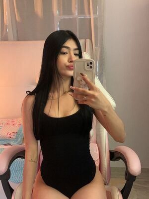 Zoe Petite