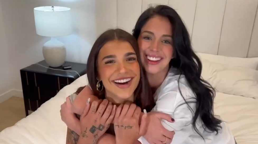 Arikytsya GG Masturbation With Camilla Araujo